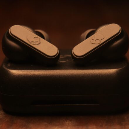 Best Wireless Earbuds Under 200 Dollars 2024